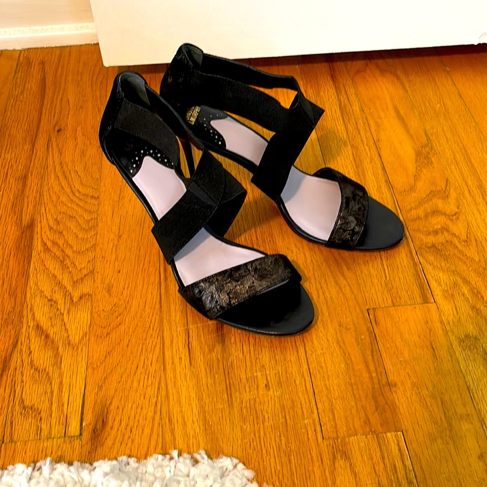 EUC Johnston & Murphy leather heels - size 8